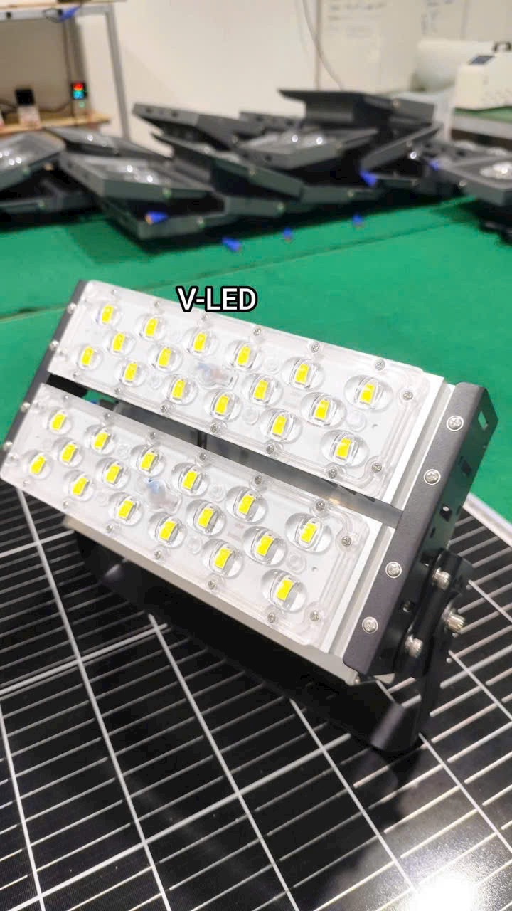 Chi tiết module LED đèn pha solar
