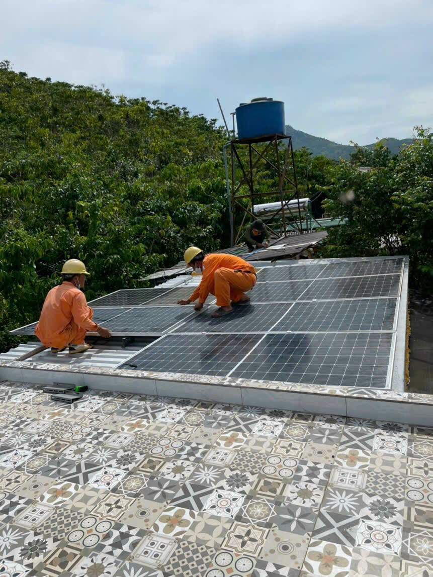 Chuyên gia lắp đặt đèn năng lượng mặt trời tại Bảo Lộc Lâm Đồng